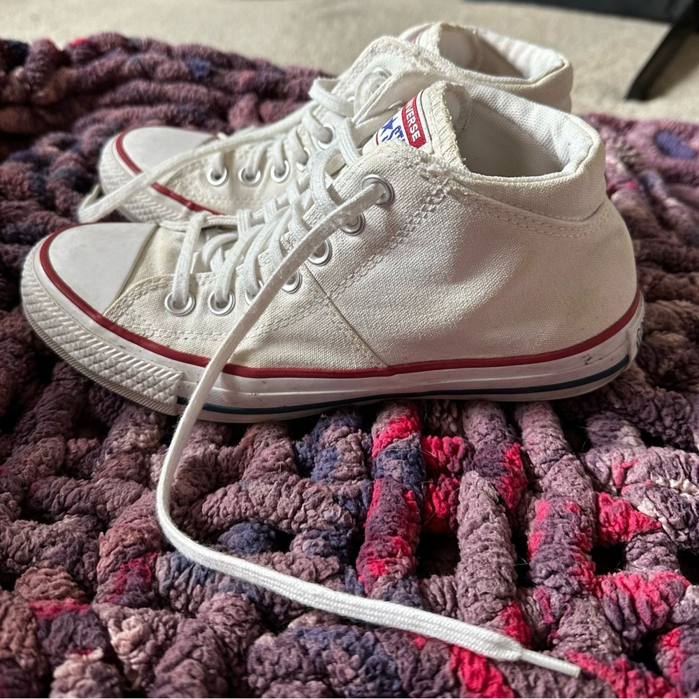 Women’s Converse Mid Top Sneaker